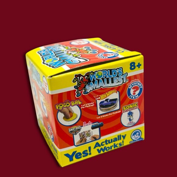 Worlds Smallest Bicycle Playing Cards. - Picture 2 of 9